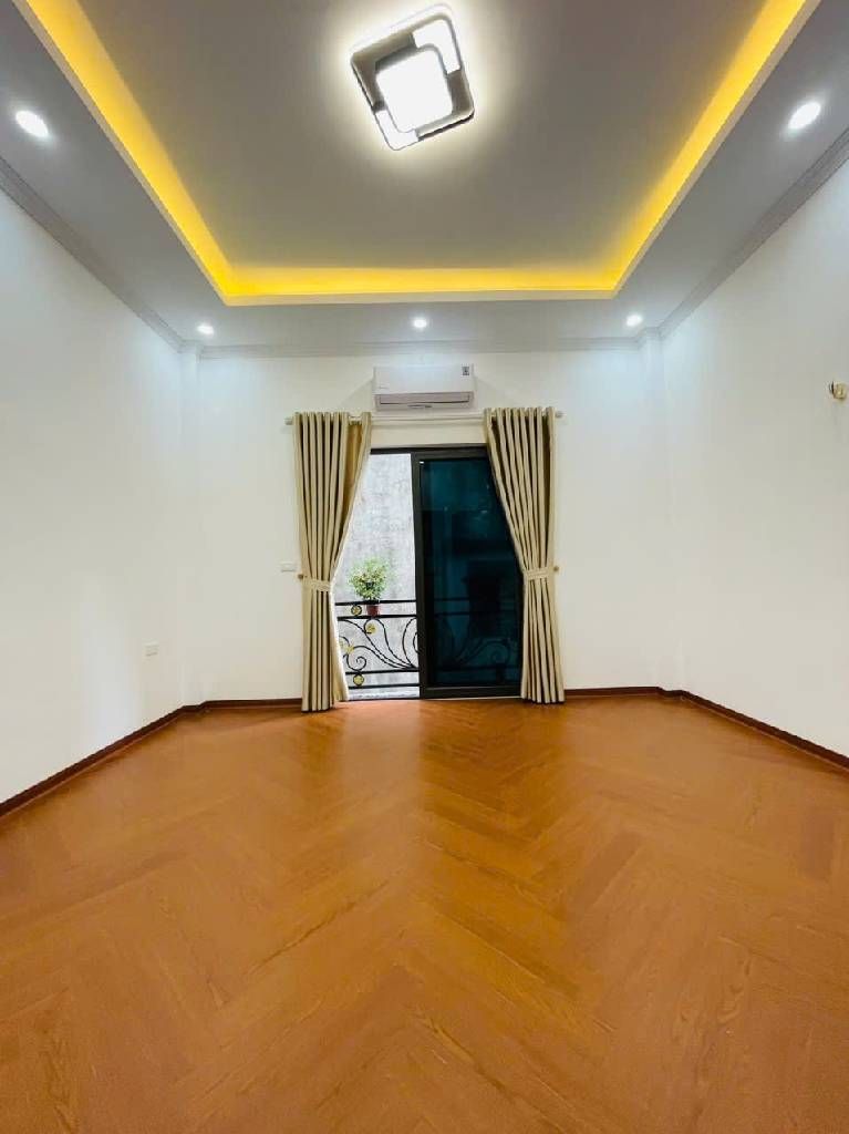 Bán nhà Nguyễn Chính - diện tích 31m2 5 tầng - gần ô tô - giá 9,3 tỷ