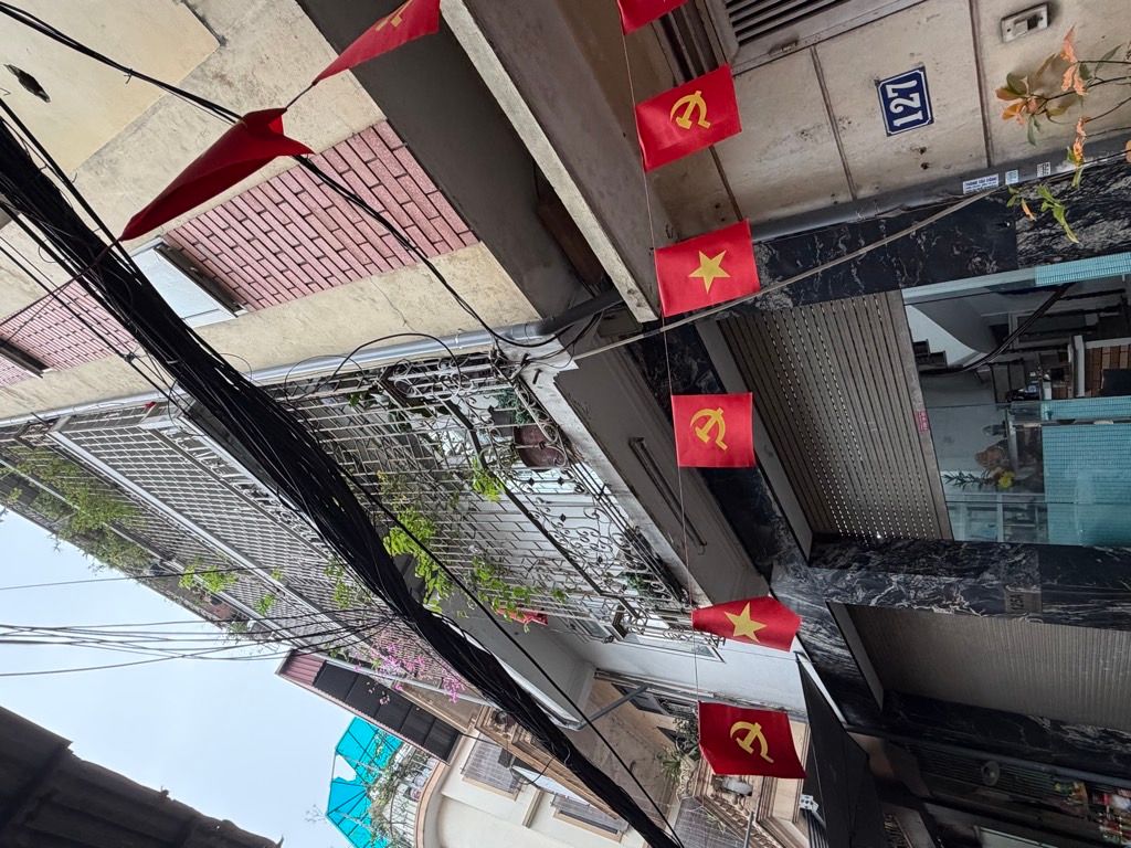 Bán nhà Trương Định - diện tích 38m2 5 tầng - Ô TÔ ĐỖ CỬA - giá 18 tỷ