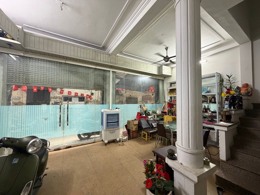 Bán nhà Trương Định - diện tích 38m2 5 tầng - Ô TÔ ĐỖ CỬA - giá 18 tỷ