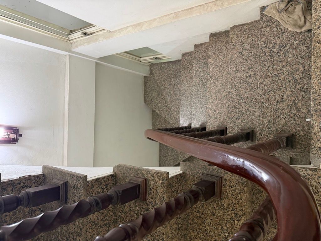 Bán nhà Trương Định - diện tích 38m2 5 tầng - Ô TÔ ĐỖ CỬA - giá 18 tỷ