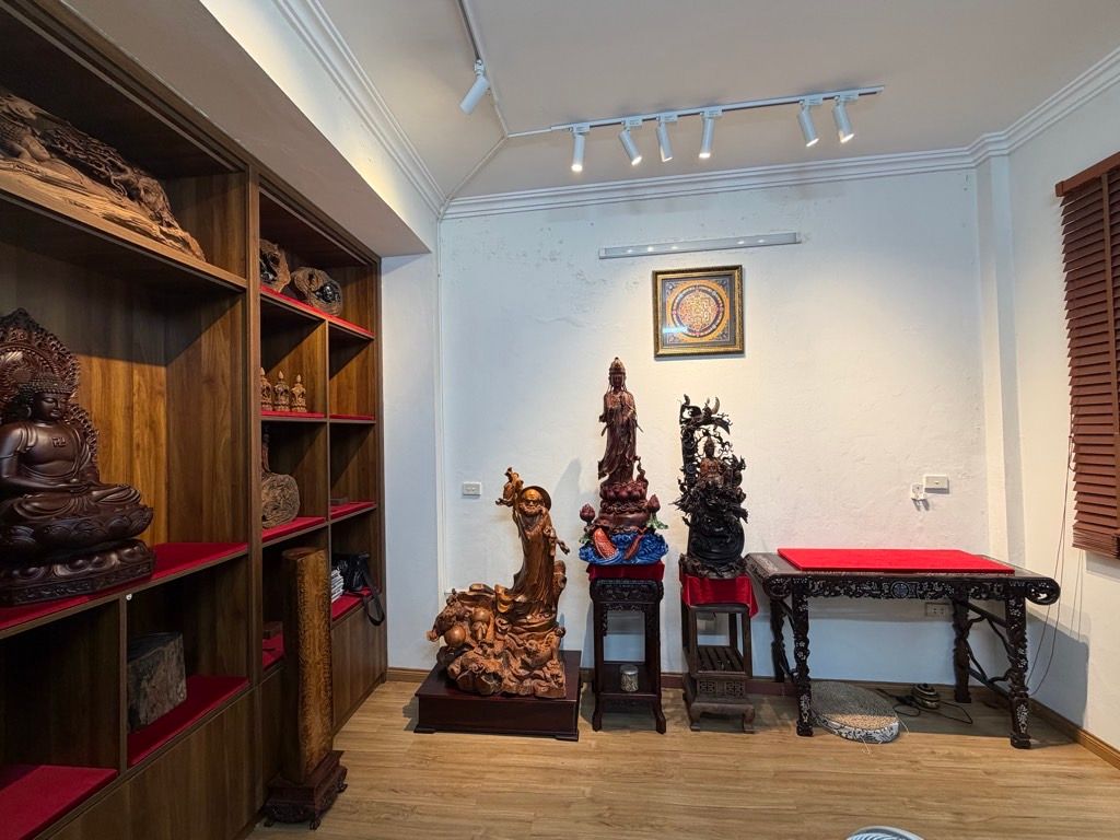 Bán nhà Trương Định - diện tích 38m2 5 tầng - Ô TÔ ĐỖ CỬA - giá 18 tỷ