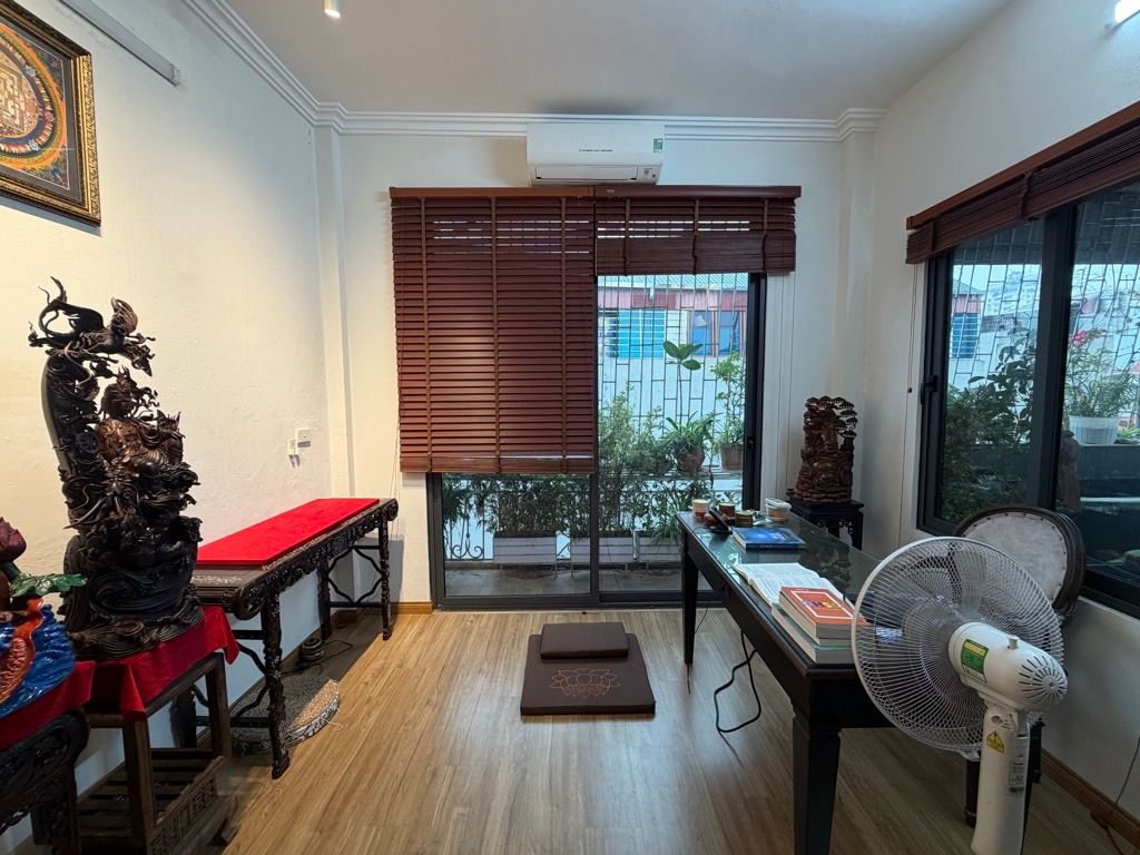 Bán nhà Trương Định - diện tích 38m2 5 tầng - Ô TÔ ĐỖ CỬA - giá 18 tỷ