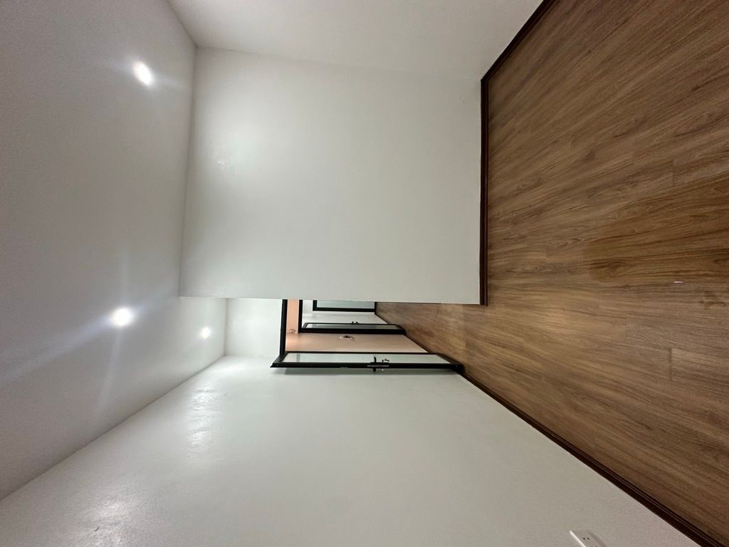 Bán nhà Giải Phóng - diện tích 58,3m2 3 tầng - ô tô đỗ cửa - giá 3,7 tỷ