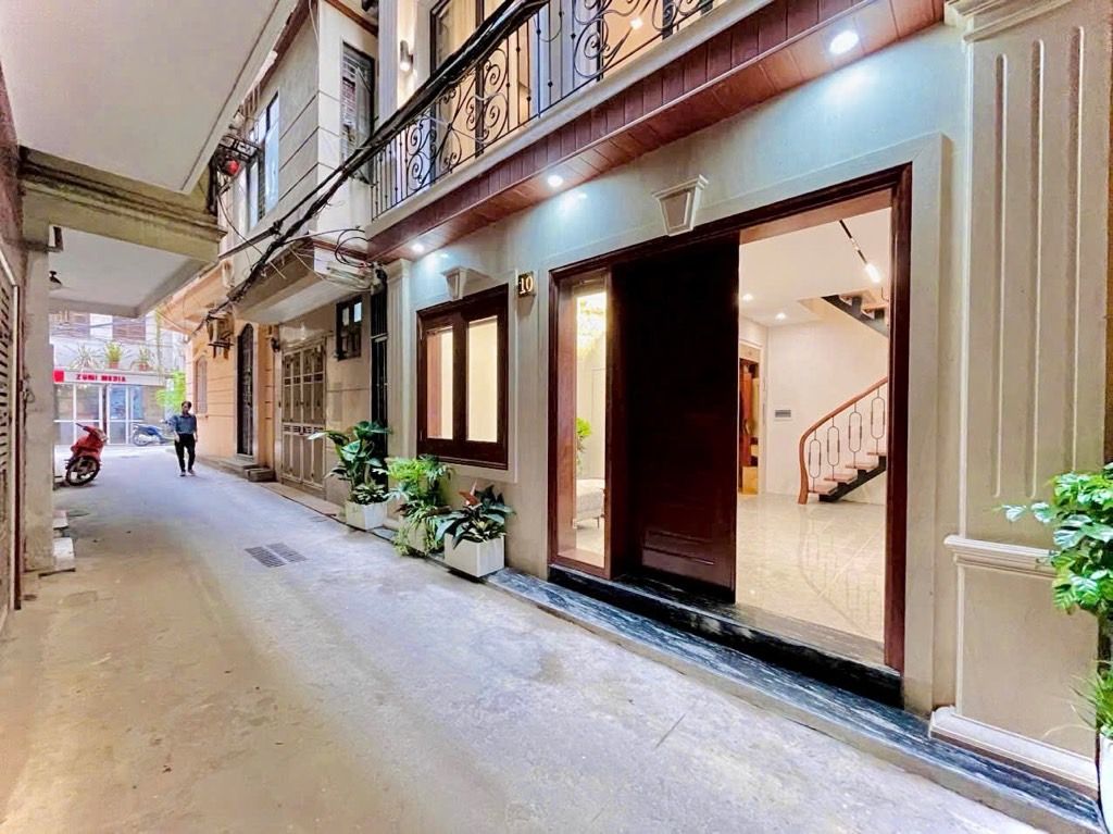 Bán nhà Kim Ngưu - diện tích 30,1m2 6 tầng - thang máy, mặt tiền rộng - giá 13,5 tỷ