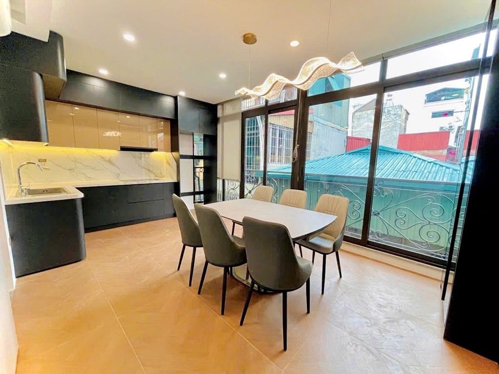 Bán nhà Kim Ngưu - diện tích 30,1m2 6 tầng - thang máy, mặt tiền rộng - giá 13,5 tỷ