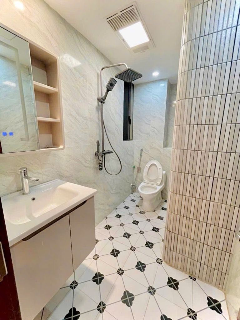 Bán nhà Kim Ngưu - diện tích 30,1m2 6 tầng - thang máy, mặt tiền rộng - giá 13,5 tỷ