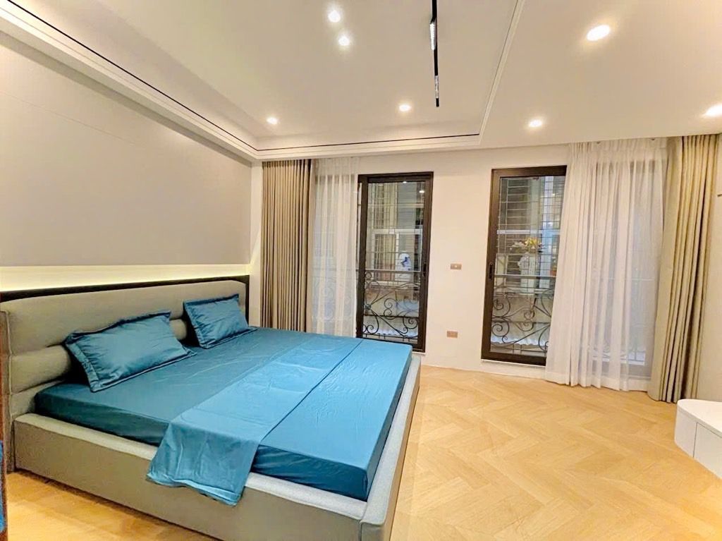 Bán nhà Kim Ngưu - diện tích 30,1m2 6 tầng - thang máy, mặt tiền rộng - giá 13,5 tỷ