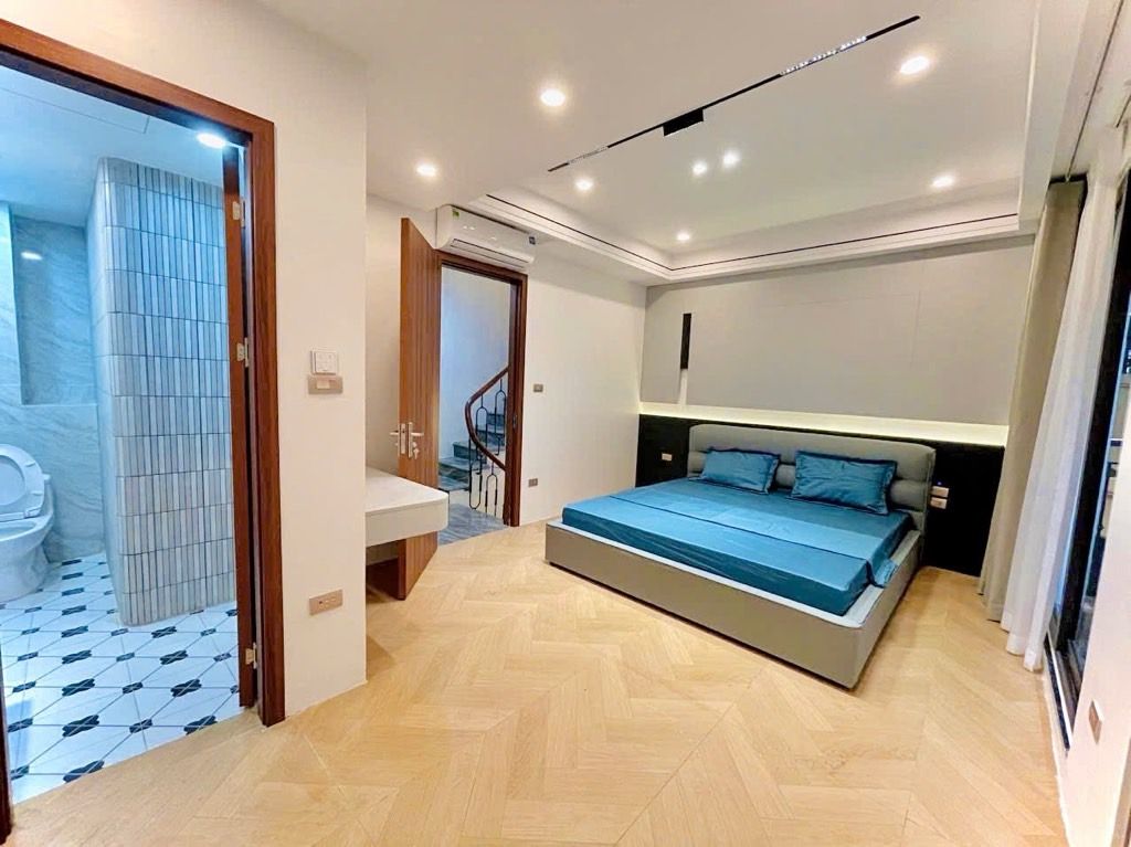 Bán nhà Kim Ngưu - diện tích 30,1m2 6 tầng - thang máy, mặt tiền rộng - giá 13,5 tỷ