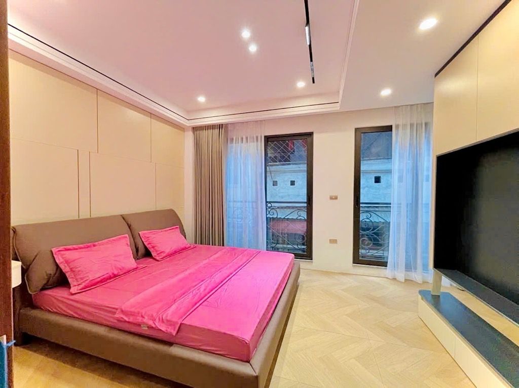 Bán nhà Kim Ngưu - diện tích 30,1m2 6 tầng - thang máy, mặt tiền rộng - giá 13,5 tỷ