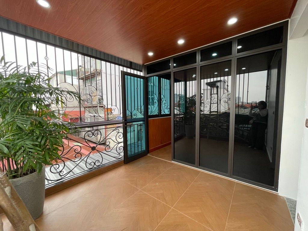 Bán nhà Kim Ngưu - diện tích 30,1m2 6 tầng - thang máy, mặt tiền rộng - giá 13,5 tỷ