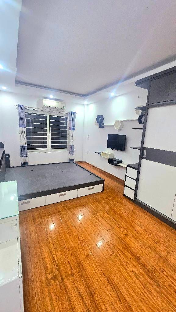 Bán nhà Nam Dư - diện tích 30m2 4 tầng - ô tô đỗ cổng - giá 6,9 tỷ