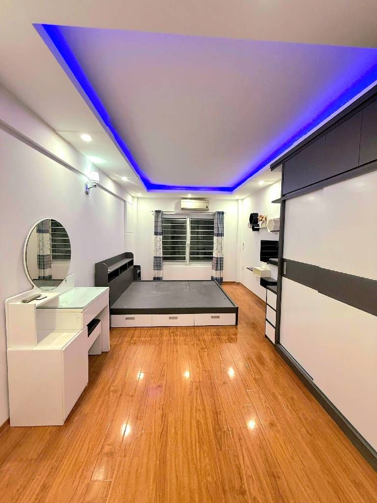 Bán nhà Nam Dư - diện tích 30m2 4 tầng - ô tô đỗ cổng - giá 6,9 tỷ