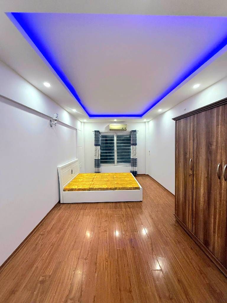 Bán nhà Nam Dư - diện tích 30m2 4 tầng - ô tô đỗ cổng - giá 6,9 tỷ