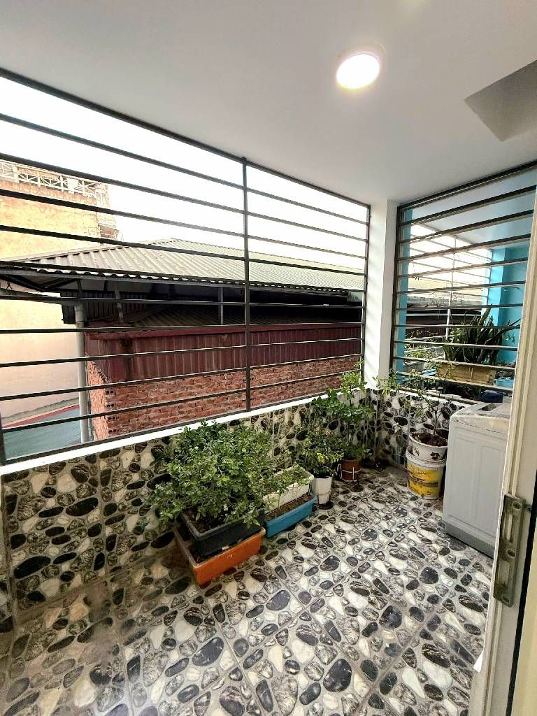 Bán nhà Nam Dư - diện tích 30m2 4 tầng - ô tô đỗ cổng - giá 6,9 tỷ