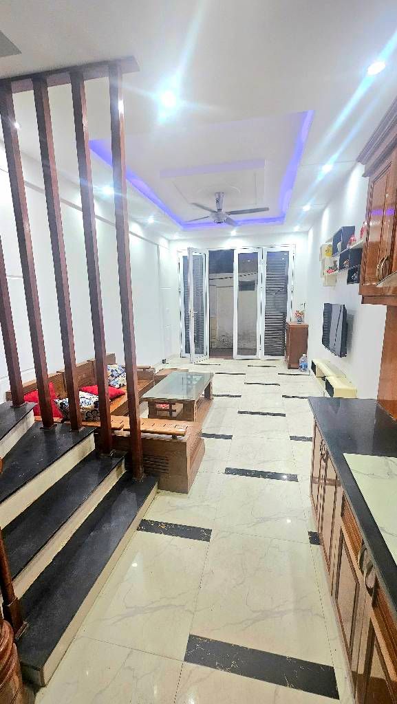 Bán nhà Nam Dư - diện tích 30m2 4 tầng - ô tô đỗ cổng - giá 6,9 tỷ