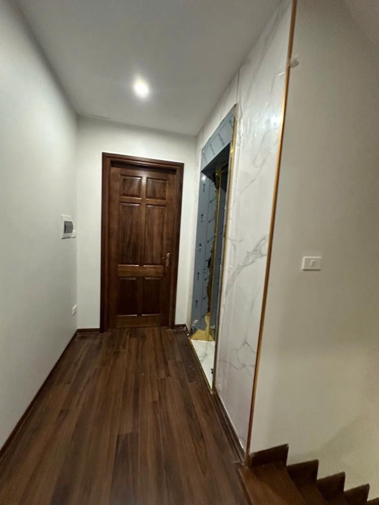 Bán nhà Minh Khai - diện tích 55.9m2 6 tầng - Ô tô đỗ cửa - giá 16,9 tỷ