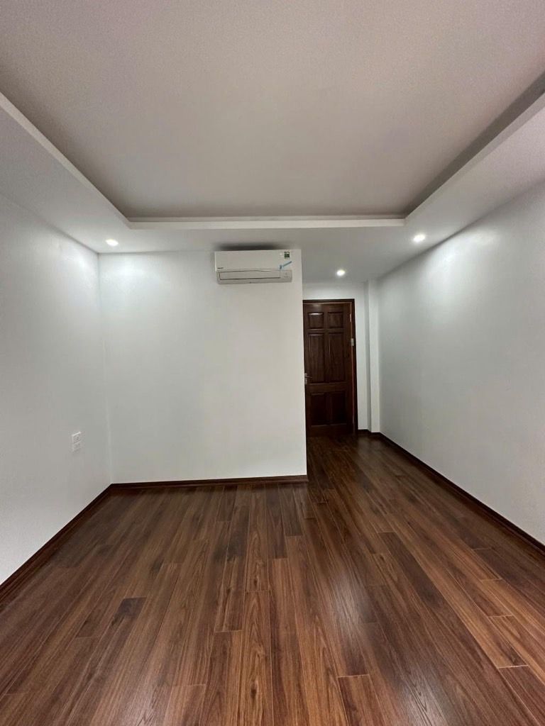 Bán nhà Minh Khai - diện tích 55.9m2 6 tầng - Ô tô đỗ cửa - giá 16,9 tỷ