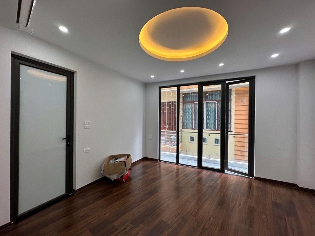 Bán nhà Minh Khai - diện tích 55.9m2 6 tầng - Ô tô đỗ cửa - giá 16,9 tỷ