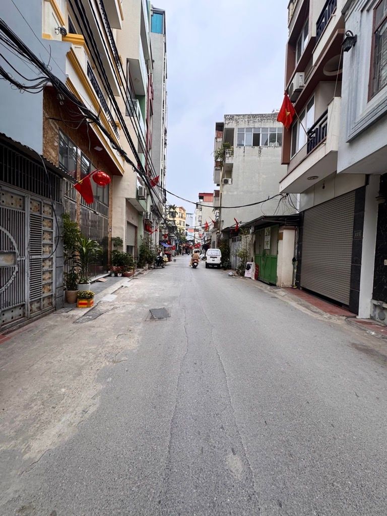 Bán nhà Nguyễn Chính - diện tích 45m2 5 tầng - Lô góc - giá 14,6 tỷ