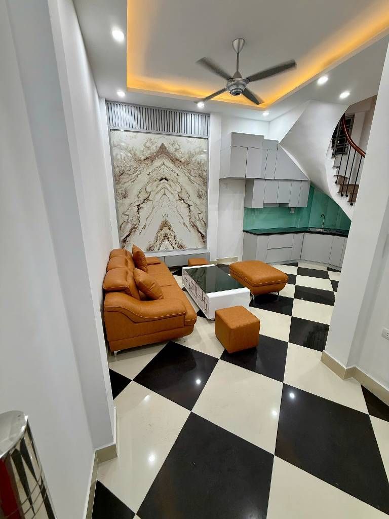 Bán nhà Hoàng Mai - diện tích 35.1m2 6 tầng - Ngõ siêu nông ba gác đỗ cửa - giá 7,8 tỷ