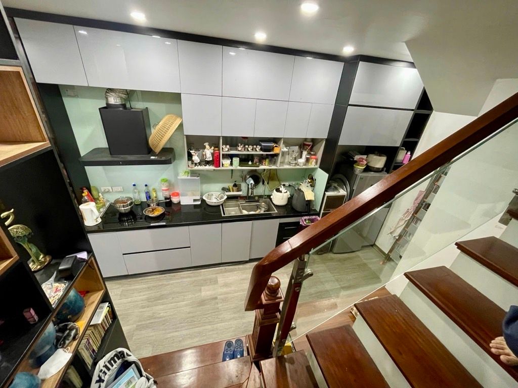 Bán nhà Định Công Thượng - diện tích 36.7m2 5 tầng - 2 mặt thoáng - giá 13,2 tỷ