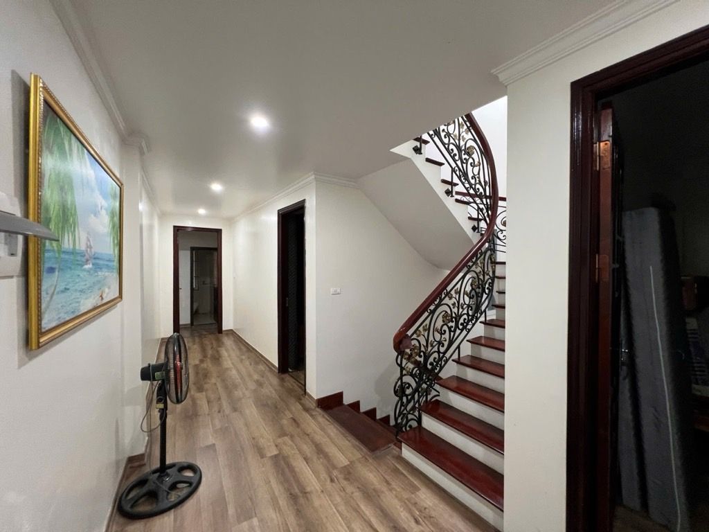 Bán nhà Trịnh Đình Cửu - diện tích 96m2 4 tầng - nhà đẹp hiếm có - giá 20 tỷ