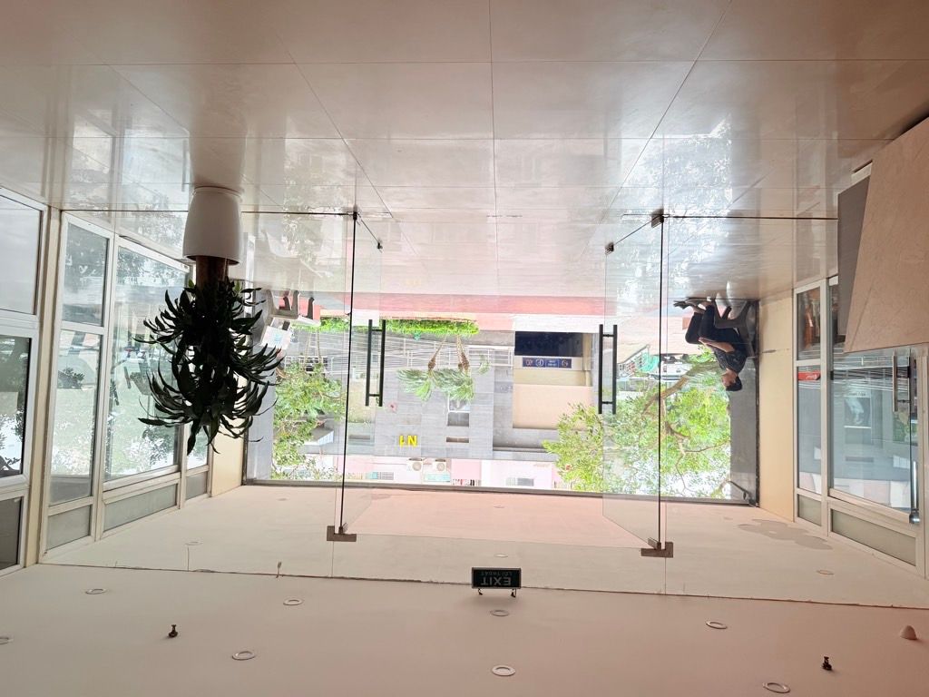 Bán nhà Hoàng Văn Thái - diện tích 78.4m2 1 tầng - Ô tô đỗ nội khu - giá 8,26 tỷ