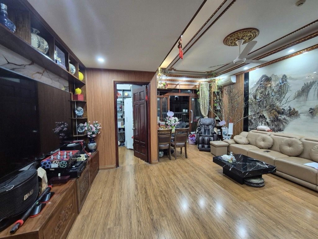 Bán nhà Hoàng Văn Thái - diện tích 78.4m2 1 tầng - Ô tô đỗ nội khu - giá 8,26 tỷ