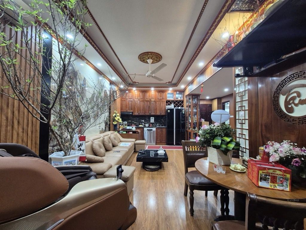 Bán nhà Hoàng Văn Thái - diện tích 78.4m2 1 tầng - Ô tô đỗ nội khu - giá 8,26 tỷ