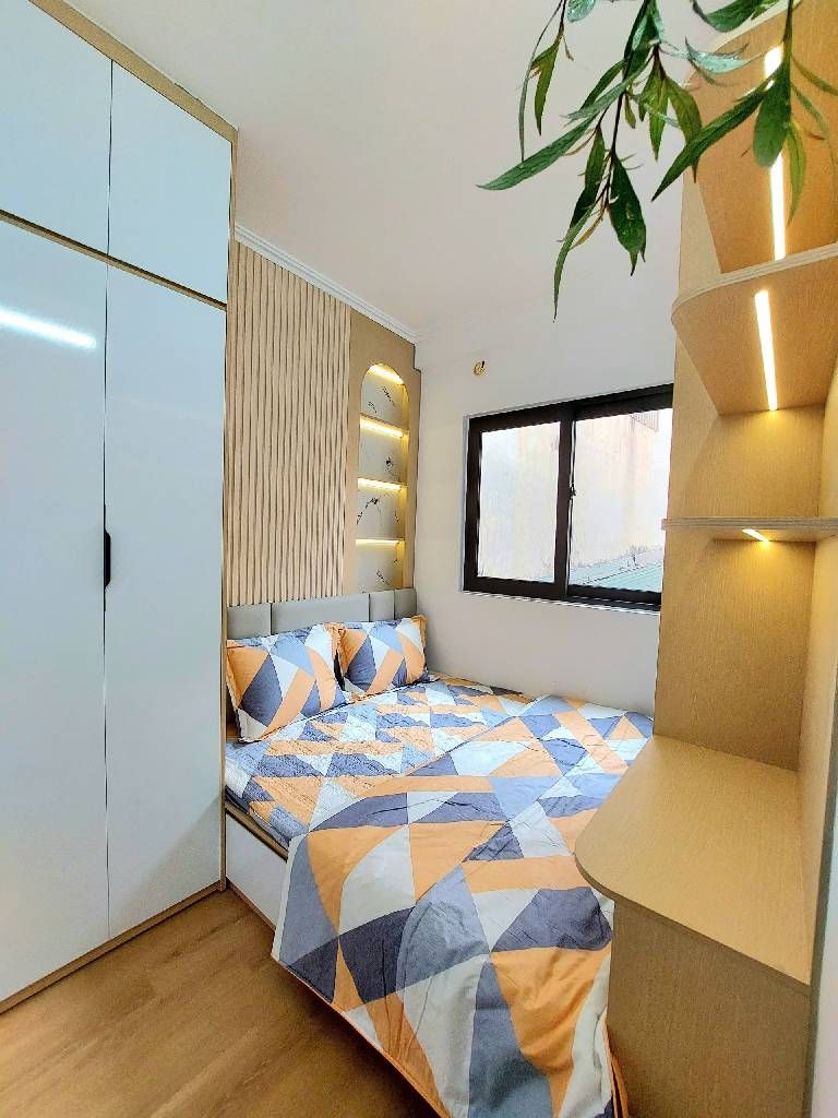 Bán nhà Bùi Ngọc Dương - diện tích 12m2 5 tầng - gần ô tô - giá 4 tỷ