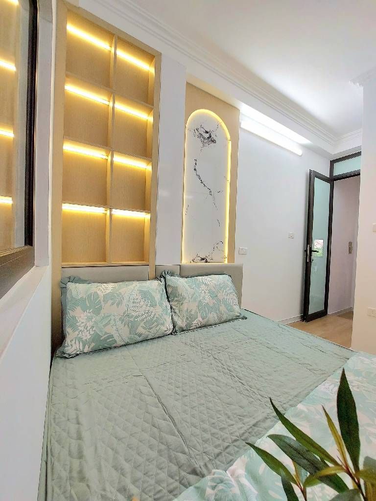 Bán nhà Bùi Ngọc Dương - diện tích 12m2 5 tầng - gần ô tô - giá 4 tỷ