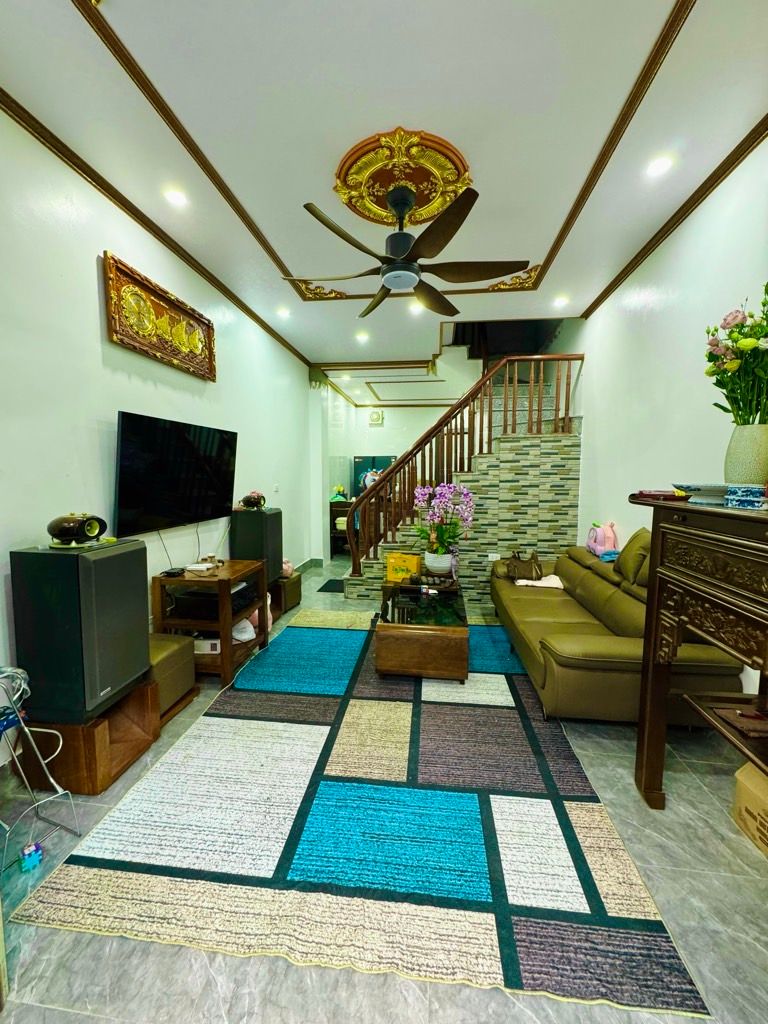 Bán nhà Vĩnh Tuy - diện tích 33m2 2 tầng - Gần ô tô tránh - giá 2 tỷ