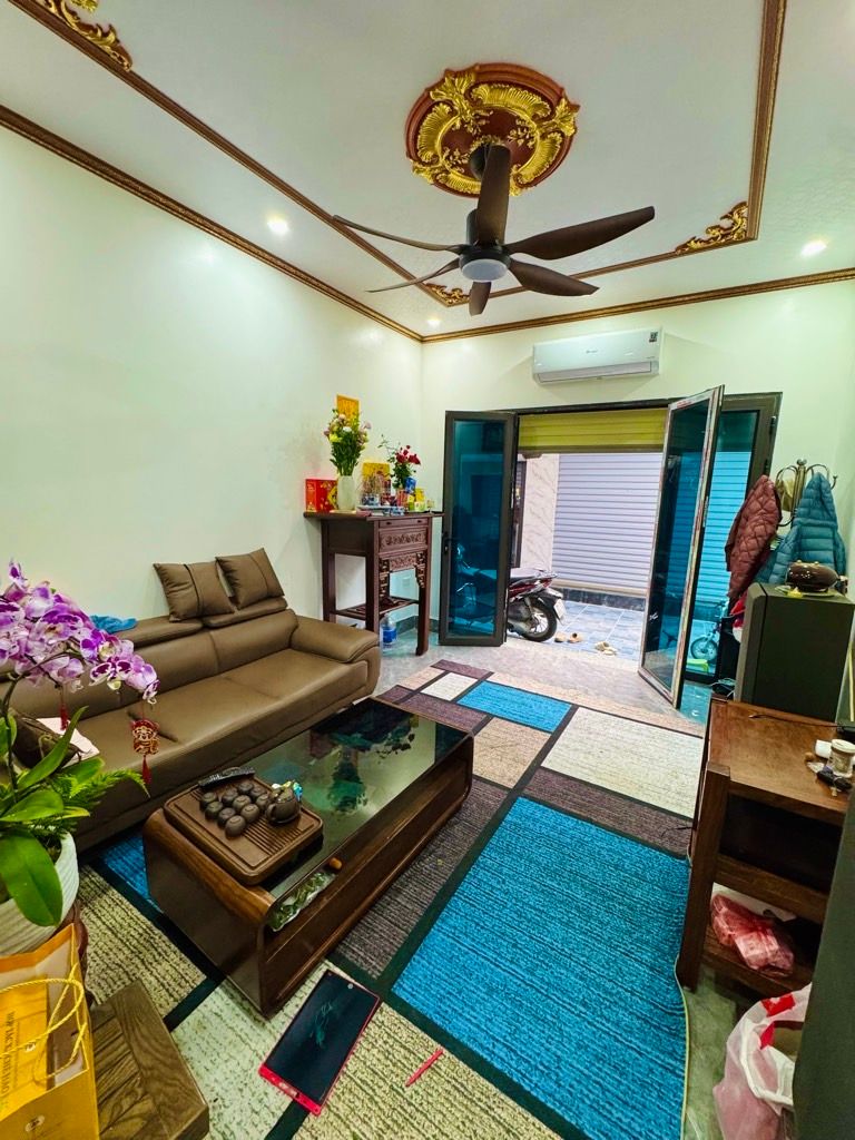 Bán nhà Vĩnh Tuy - diện tích 33m2 2 tầng - Gần ô tô tránh - giá 2 tỷ