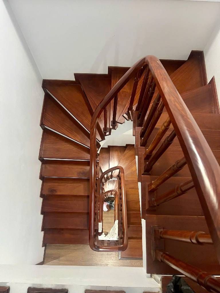 Bán nhà Trần Quý Cáp - diện tích 40m2 5 tầng - ô tô tránh đỗ - giá 16,5 tỷ