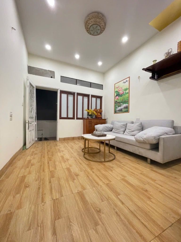 Bán nhà Trương Định - diện tích 28,3m2 2 tầng - gần phố - giá 4,35 tỷ