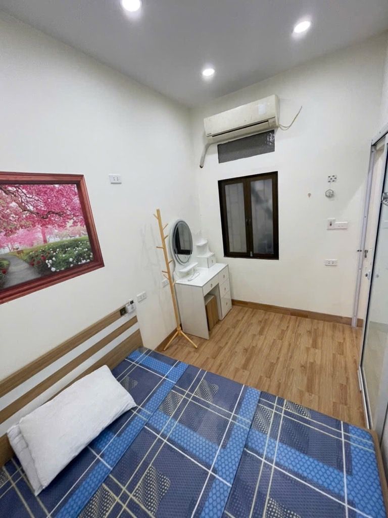 Bán nhà Trương Định - diện tích 28,3m2 2 tầng - gần phố - giá 4,35 tỷ