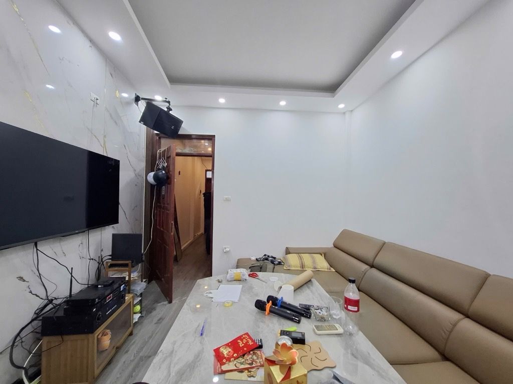 Bán nhà Nguyễn Văn Viên - diện tích 50m2 5 tầng - Mặt phố - giá 16,5 tỷ