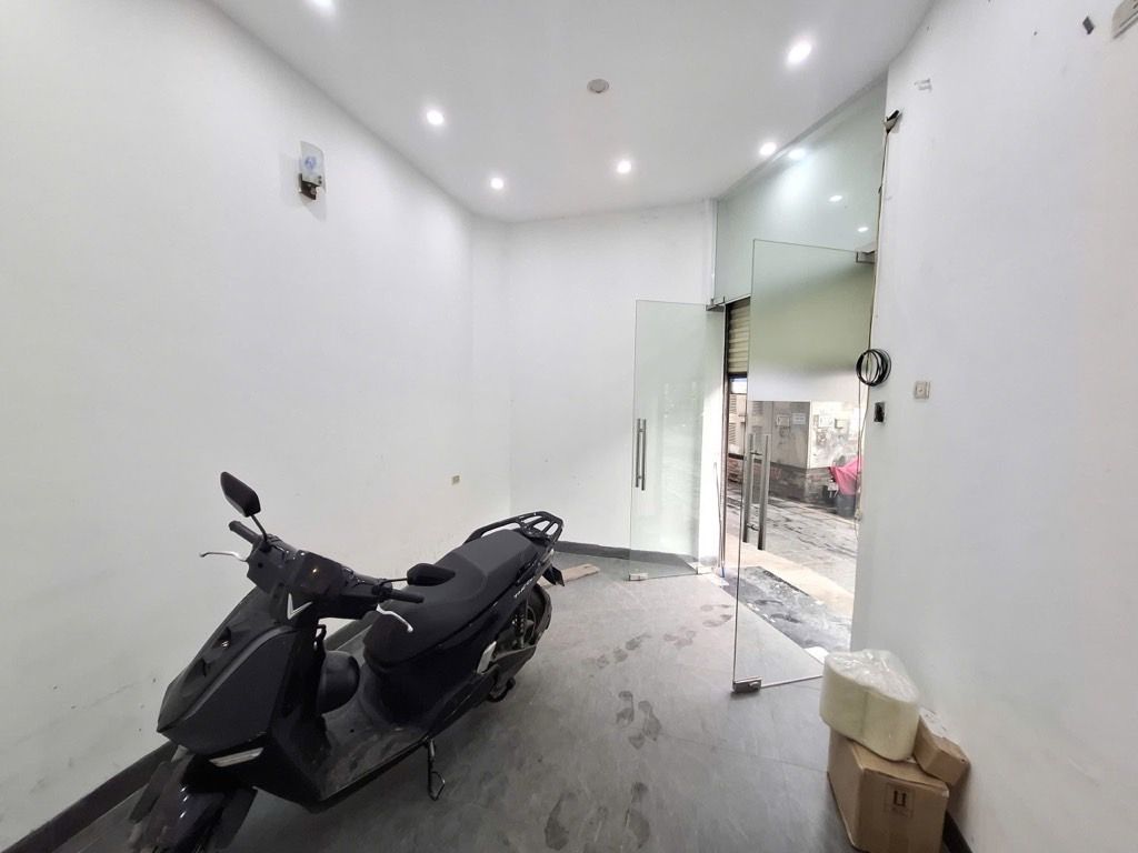 Bán nhà Nguyễn Văn Viên - diện tích 50m2 5 tầng - Mặt phố - giá 16,5 tỷ