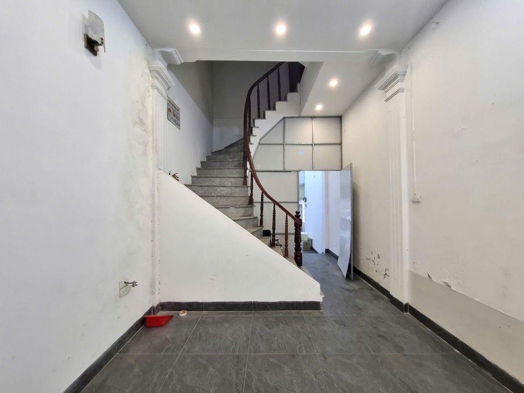 Bán nhà Nguyễn Văn Viên - diện tích 50m2 5 tầng - Mặt phố - giá 16,5 tỷ