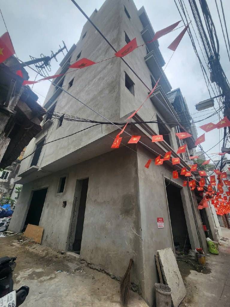 Bán nhà Khuyến Lương - diện tích 30m2 6 tầng - Thang máy, ngõ thông ba gác - giá 9,5 tỷ