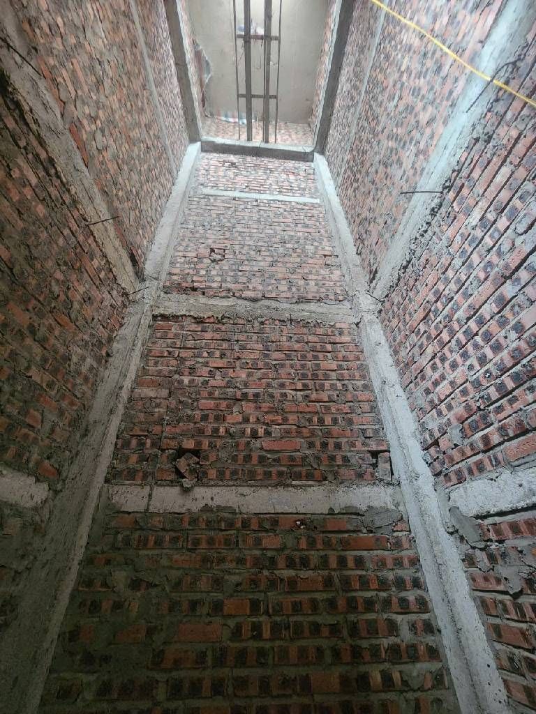 Bán nhà Khuyến Lương - diện tích 30m2 6 tầng - Thang máy, ngõ thông ba gác - giá 9,5 tỷ