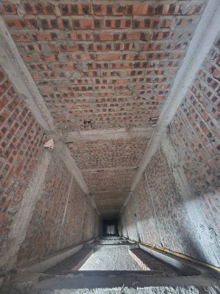 Bán nhà Khuyến Lương - diện tích 30m2 6 tầng - Thang máy, ngõ thông ba gác - giá 9,5 tỷ