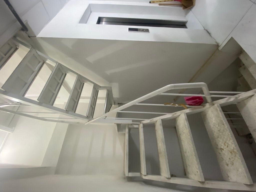 Bán nhà Thống Nhất - diện tích 62m2 6 tầng - Nhà lô góc 3 thoáng - giá 13,6 tỷ