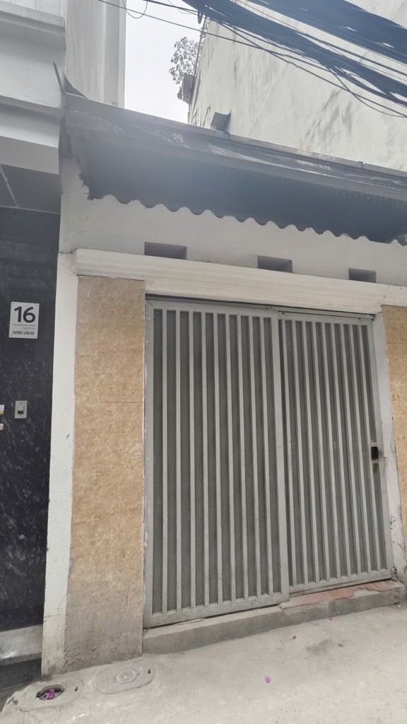 Bán nhà Dương Văn Bé - diện tích 29.1m2 2 tầng - mặt ngõ, giá 6,3 tỷ