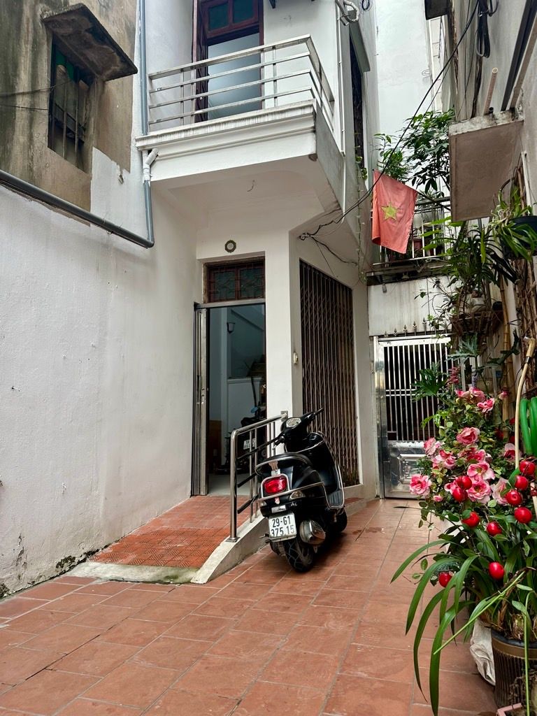 Bán nhà Khương Đình - diện tích 32m2 4 tầng - Ô tô vào cửa - giá 8,5 tỷ