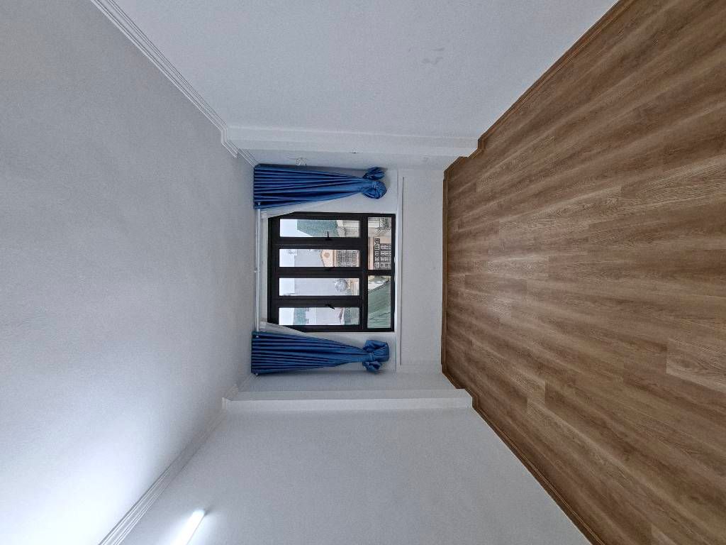 Bán nhà Vũ Tông Phan - diện tích 40m2 6 tầng - Gara ô tô, ô chờ thang máy - giá 10,5 tỷ