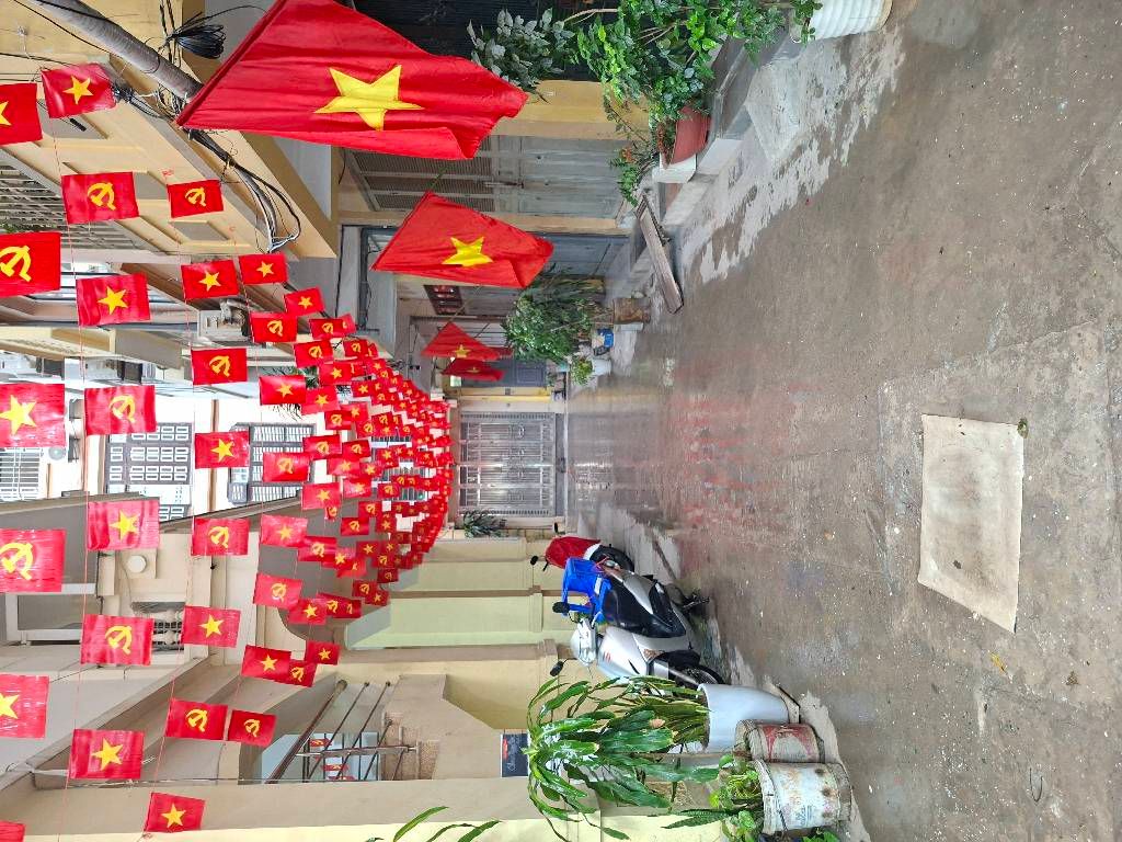 Bán nhà Vũ Tông Phan - diện tích 40m2 6 tầng - Gara ô tô, ô chờ thang máy - giá 10,5 tỷ