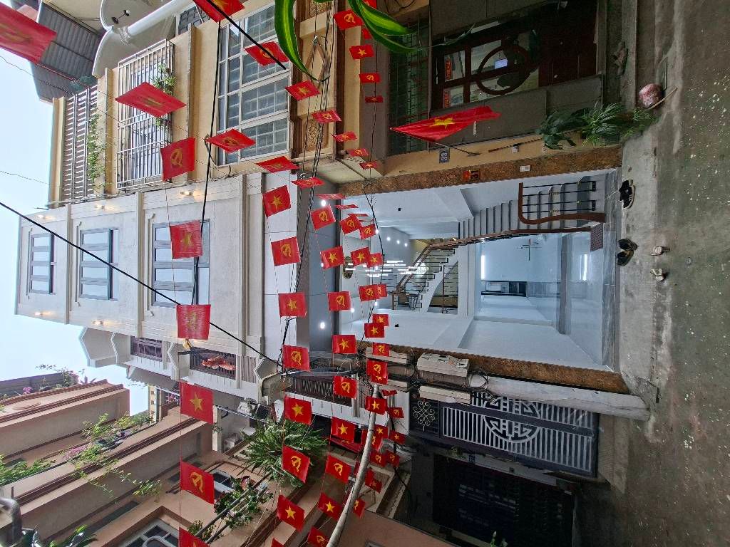 Bán nhà Vũ Tông Phan - diện tích 40m2 6 tầng - Gara ô tô, ô chờ thang máy - giá 10,5 tỷ