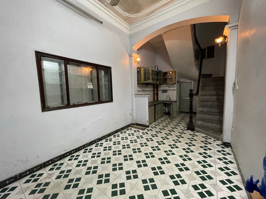 Bán nhà Ngõ Chùa Hưng Ký - diện tích 23,5m2 4 tầng - ô tô lùi tận cửa - giá 7,3 tỷ