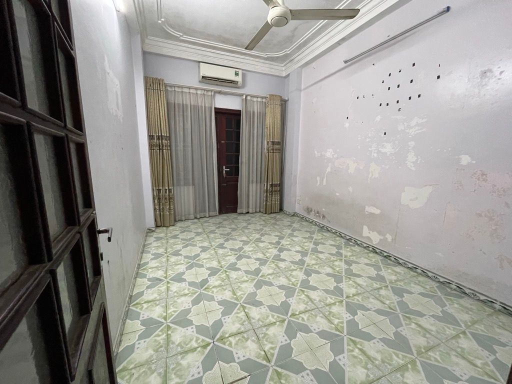 Bán nhà Ngõ Chùa Hưng Ký - diện tích 23,5m2 4 tầng - ô tô lùi tận cửa - giá 7,3 tỷ